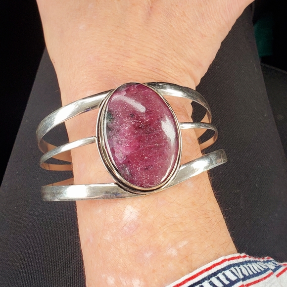 New Ruby Zoisite 925 Silver Cuff Bracelet. - Picture 8 of 16